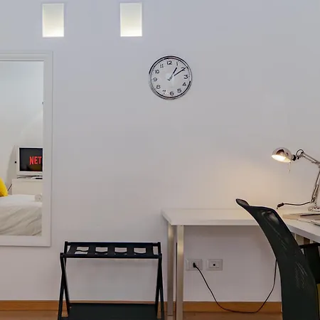 2 Bdr Flat - Direct Tram 15 Min Duomo Apartamento Milão