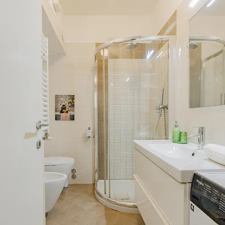 Apartament 2 Bdr Flat - Direct Tram 15 Min Duomo *