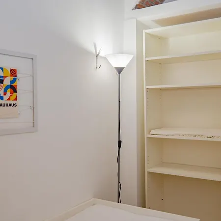 Apartament 2 Bdr Flat - Direct Tram 15 Min Duomo Mediolan