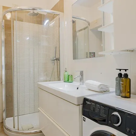 Apartament 2 Bdr Flat - Direct Tram 15 Min Duomo