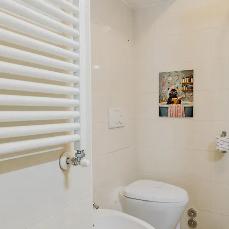 2 Bdr Flat - Direct Tram 15 Min Duomo * Mediolan