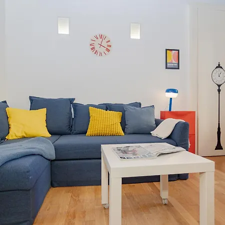 2 Bdr Flat - Direct Tram 15 Min Duomo * Mediolan